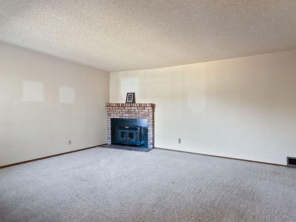 4th image of 978-980 Spadafore Ct