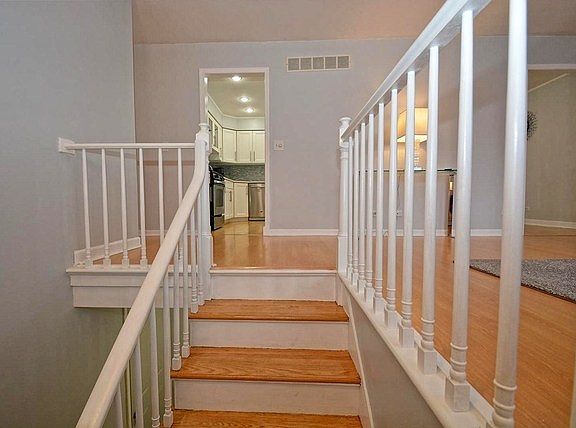 2nd image of 986 Casa Solana Dr