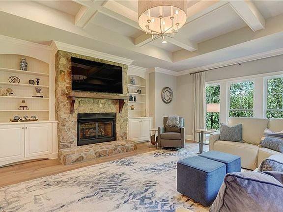 3rd image of 8321 Lillys Cir