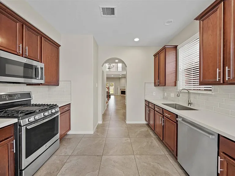 1408 S Friendswood Dr #1102 — Photo 3