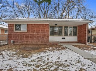 22213 Winshall St, Saint Clair Shores, MI 48081