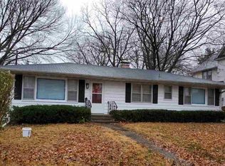 310 Crawford Ave, Dixon, IL 61021