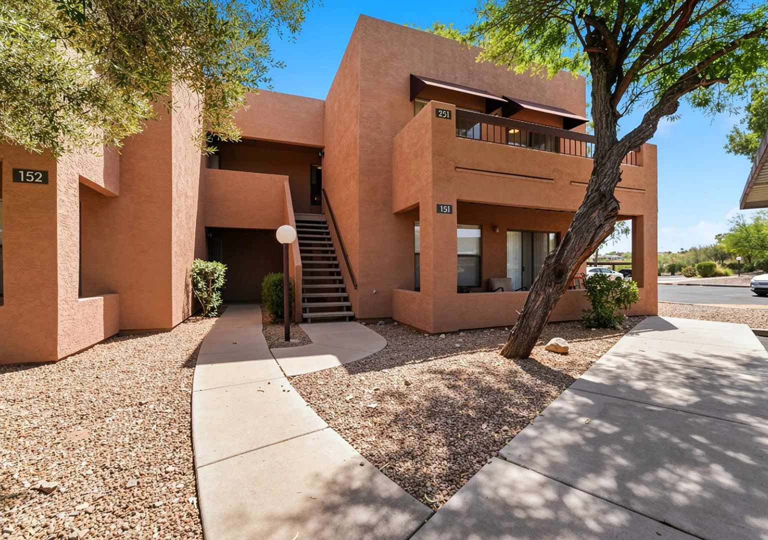 Beautiful 2-bedroom, 2-bath condo in the highly desirable Quail Run community! — Photo 2