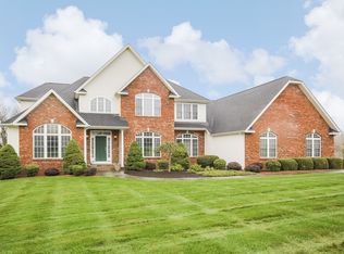 46 Oakbrook Ln, Lagrangeville, NY 12540