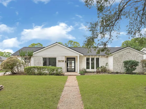 10710 Candlewood Dr, Houston, TX 77042