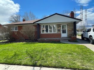 26537 Newport Ave, Warren, MI 48089