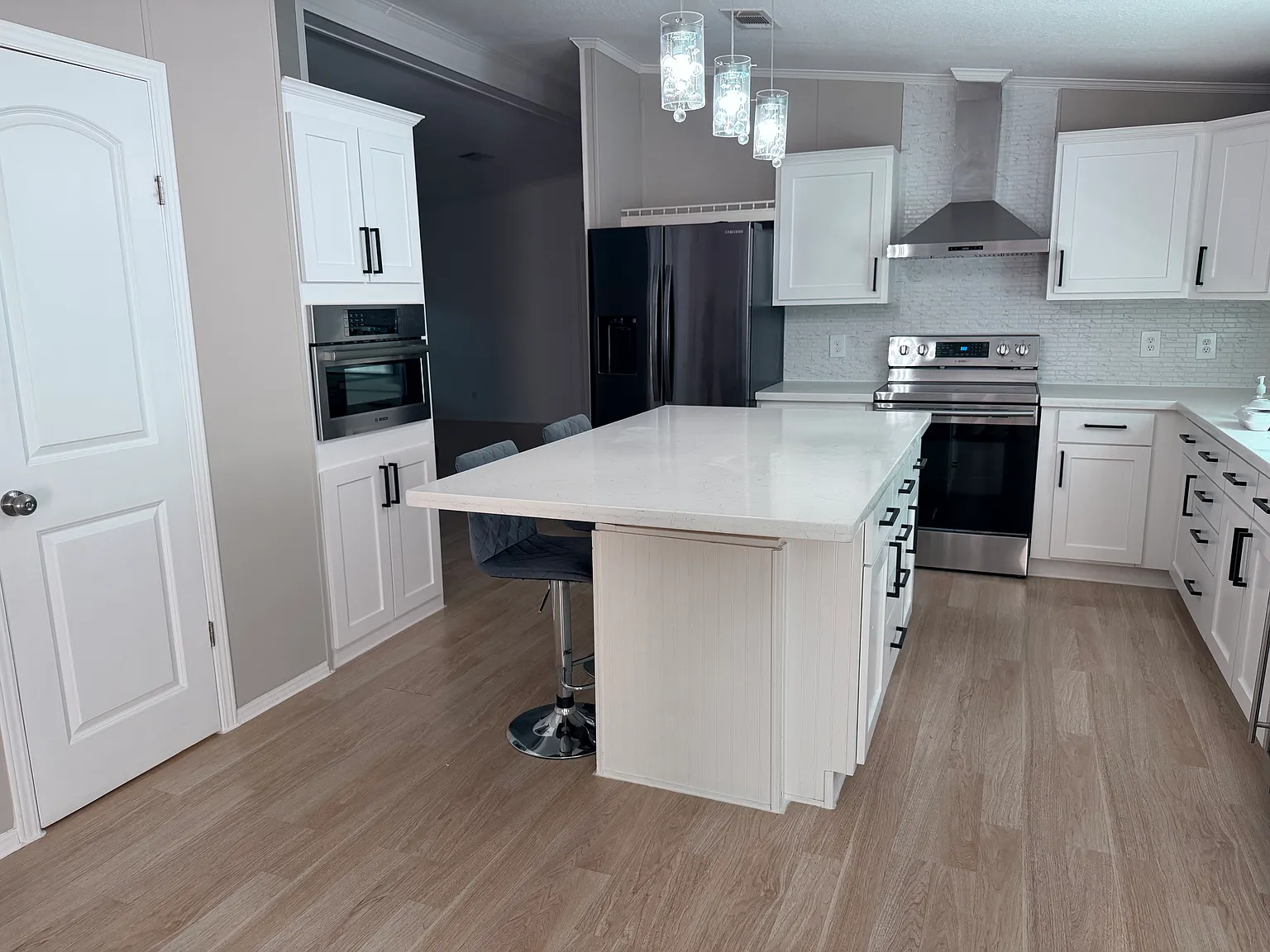 3 bed, 2.5 bath, 2432 sqft, $2,000 — Photo 4