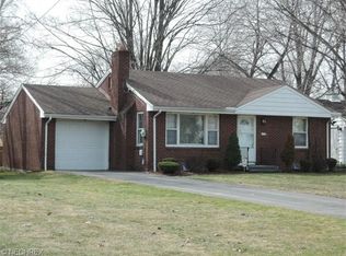 215 Forest Park Dr, Youngstown, OH