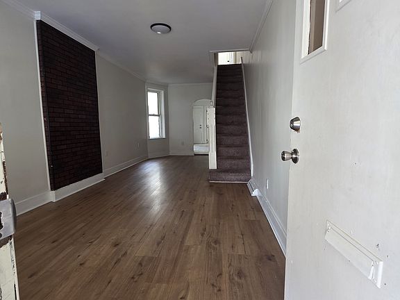 4th image of 745 Birch St