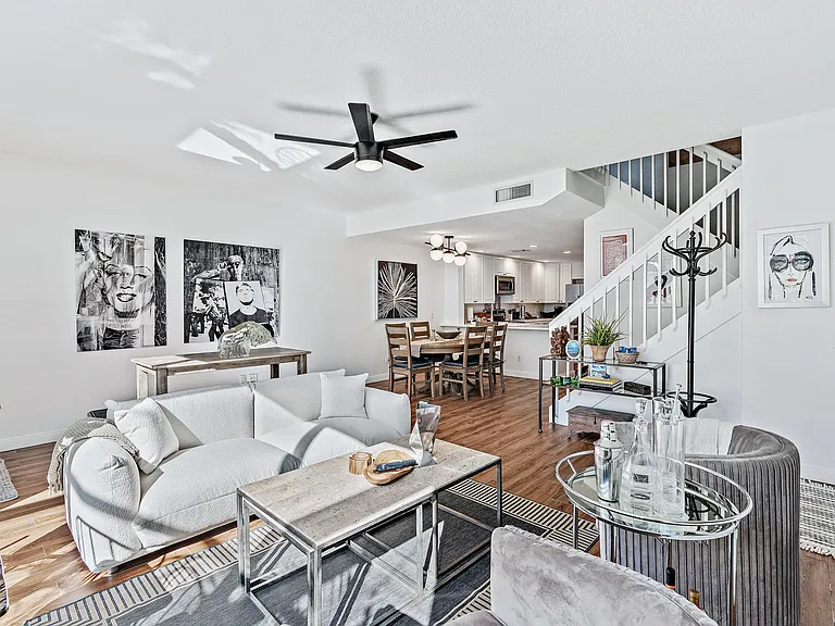 116 Caravelle Dr — Photo 1