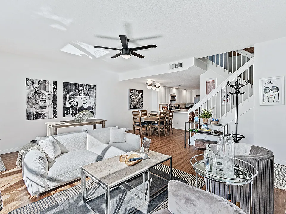 116 Caravelle Dr