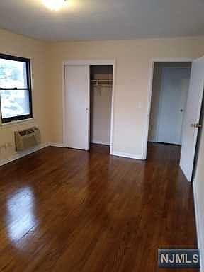 3rd image of 295 Essex St #295A