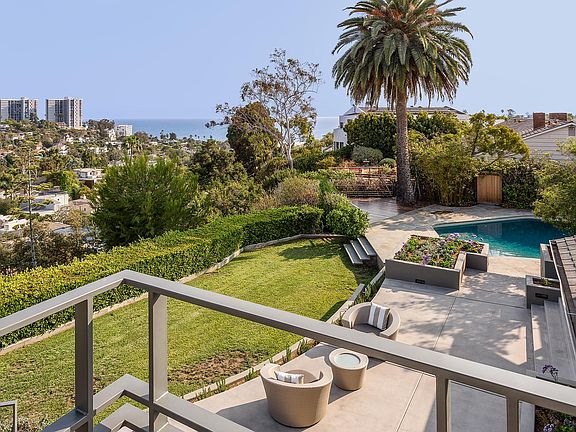 4th image of 500 Amalfi Dr