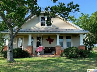 8197 Fm 340, Moulton, TX 77975