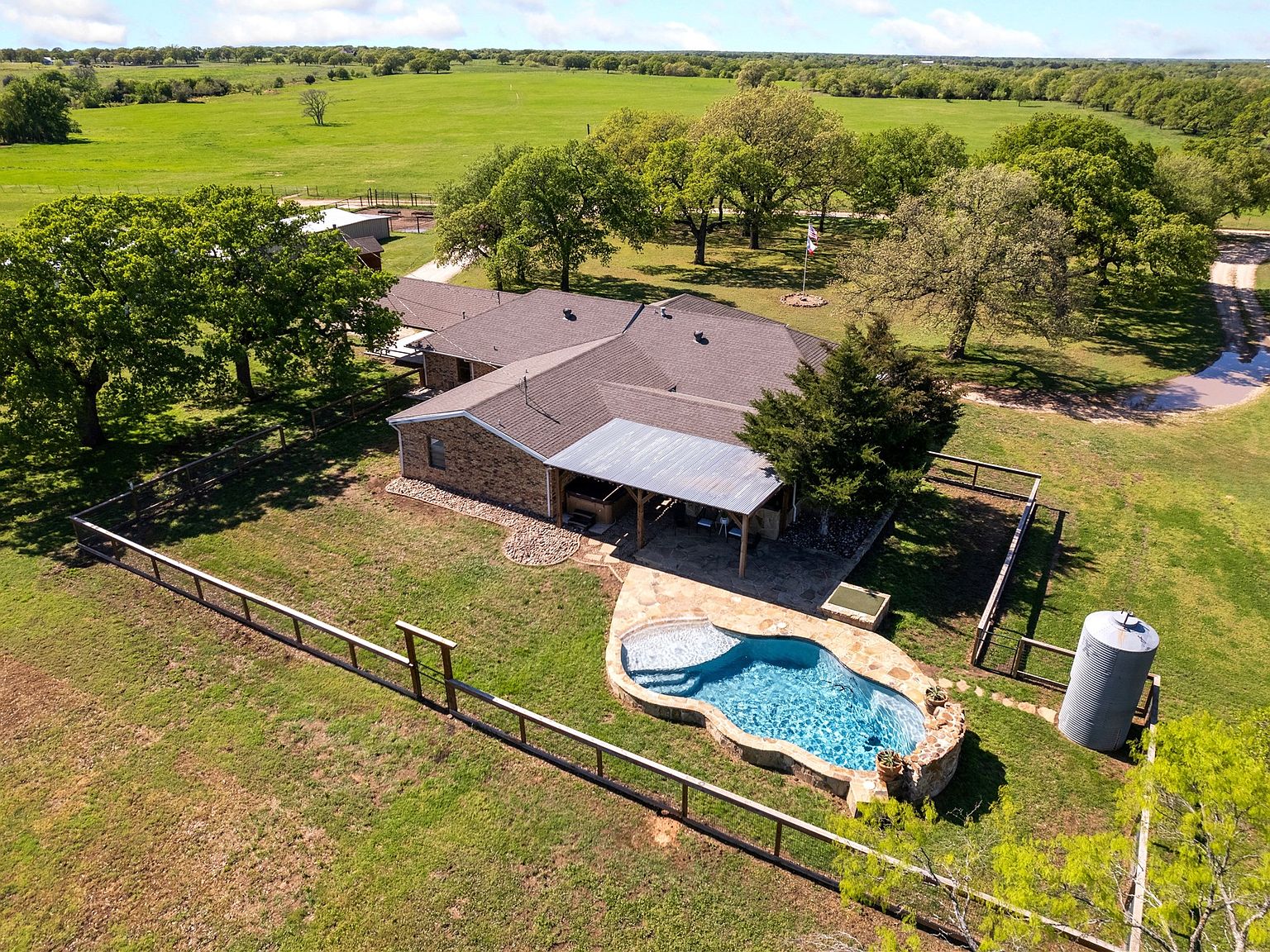 622 Darwin Ln, Sunset, TX 76270 MLS 20749332 Zillow