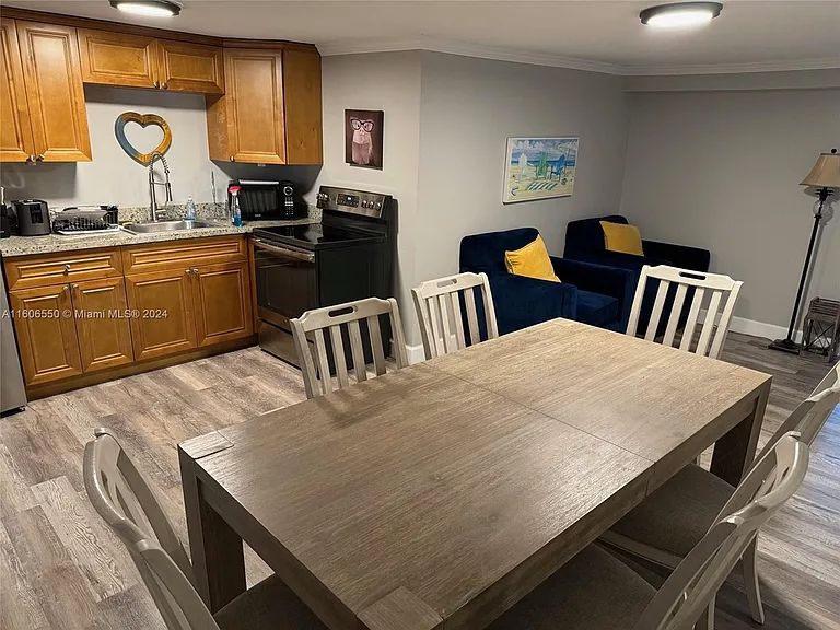 57 NE 24th St #61-B — Photo 6