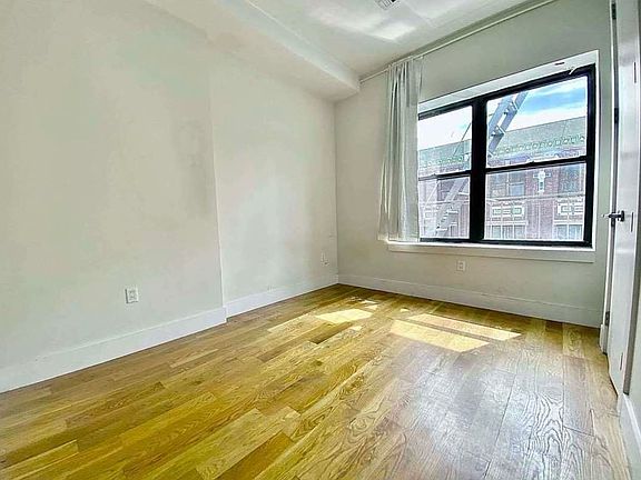 2nd image of 751 Dekalb Ave #4RE