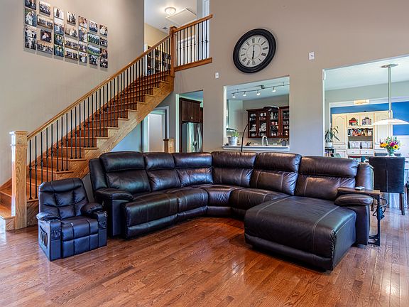 2nd image of 4040 River Ridge Ln