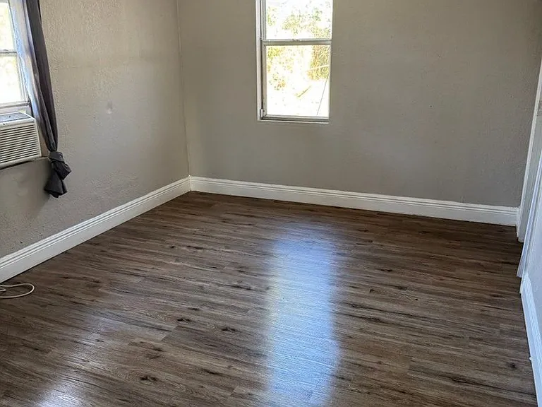 1035 N Davis Ave — Photo 27