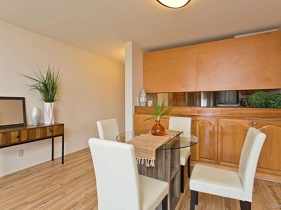 4th image of 990 Ala Nanala St APT 20D