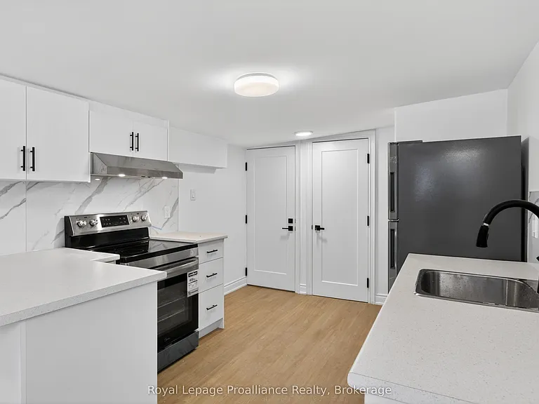 171 Hazlitt St #5 — Photo 4