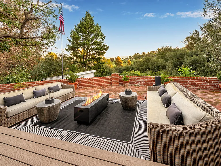 3100 Coldwater Canyon Ave — Photo 12