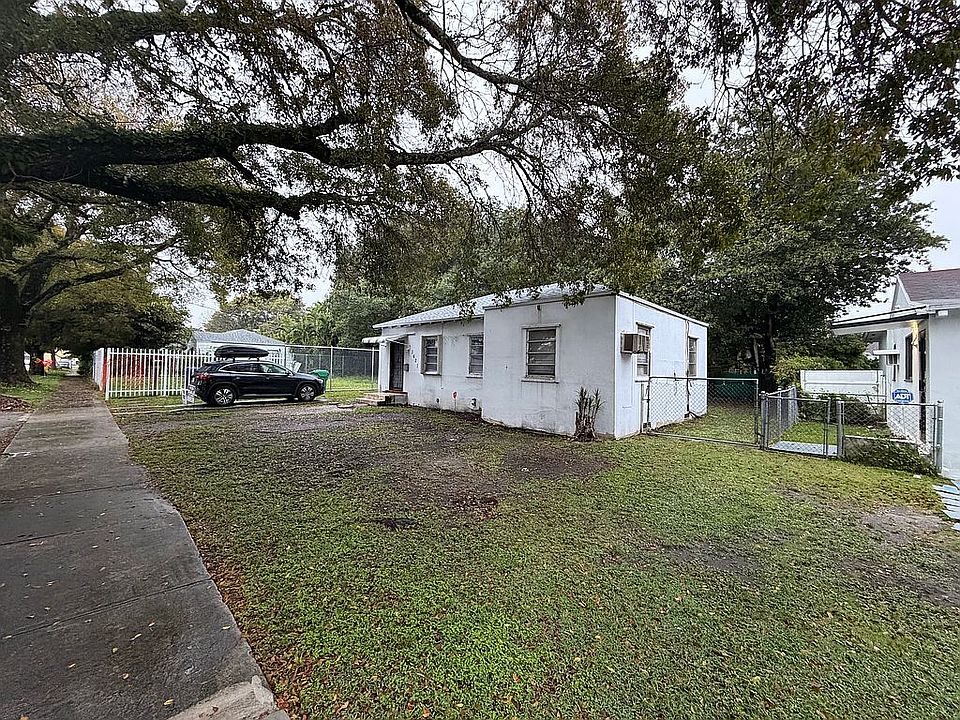 1st image of 3621 SW 13th St