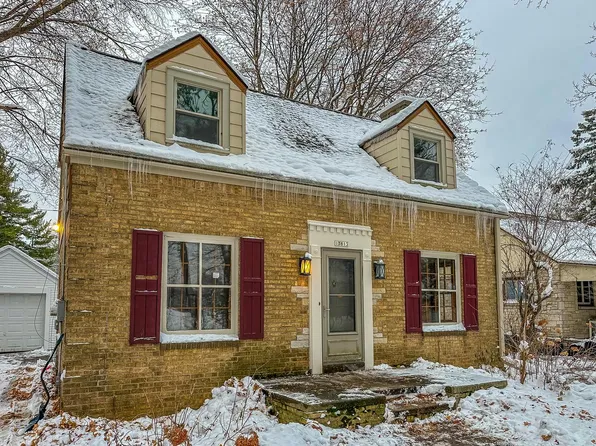 13613 West Prospect PLACE, New Berlin, WI 53151