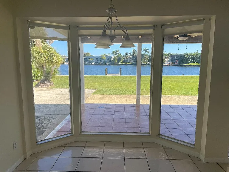 Bay Window/Breakfast Nook in Kitchen