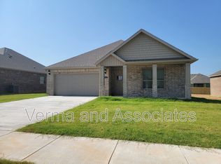 1041 N Skyline Landing Loop, Centerton, AR 72719
