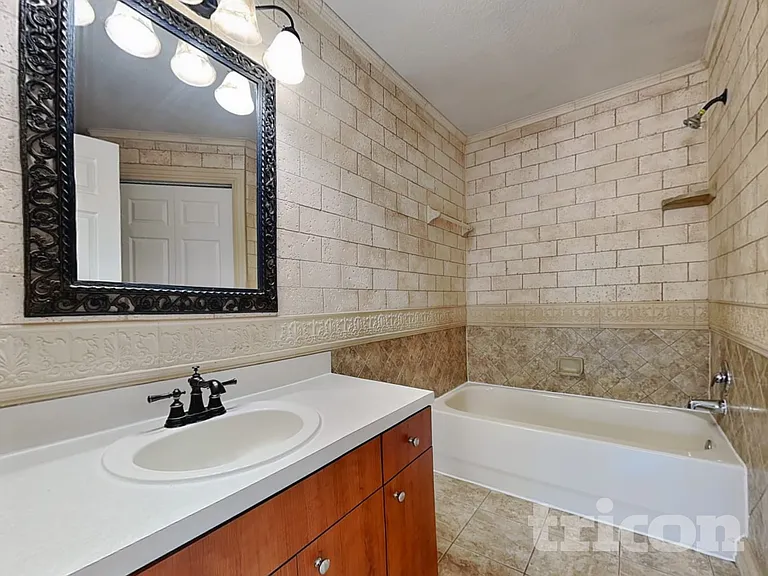 10221 Summerview Cir — Photo 14