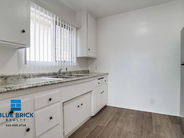 12310 Chandler Blvd #41 — Photo 18