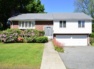 10 Ellen Rd, Stoneham, MA 02180