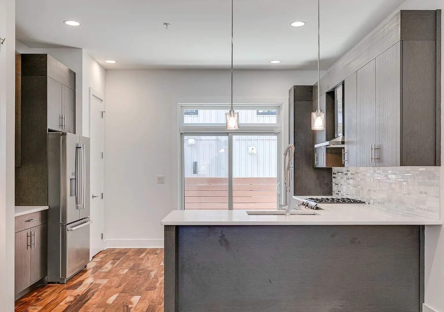 Northern Liberties Townhome with Parking — Photo 2