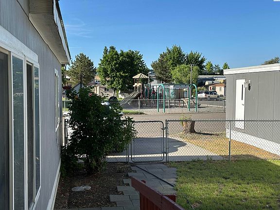 4th image of 6633 Desert View Dr