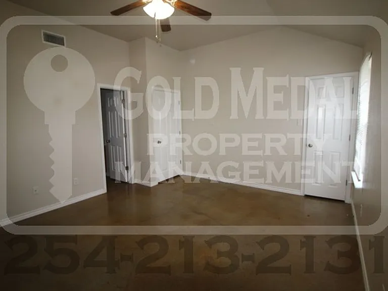 4003 Cambridge Dr — Photo 14