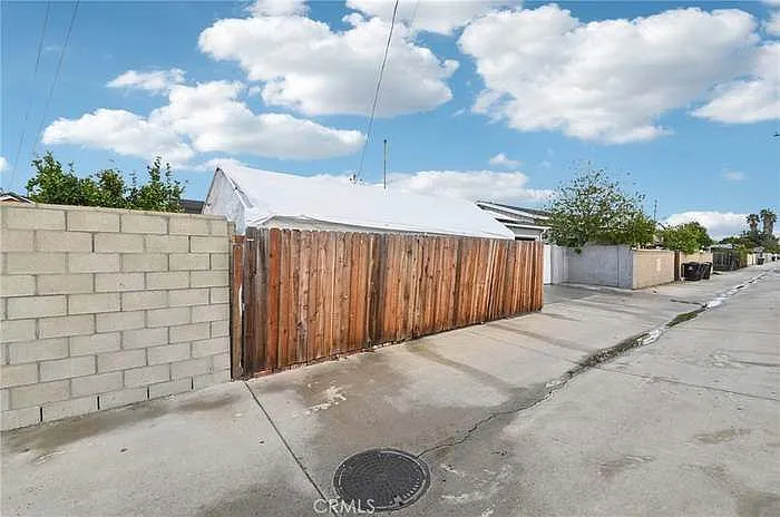 835 N Pine St — Photo 31