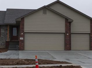 1254 N Spring Ridge Dr, Derby, KS 67037