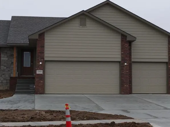 1254 N Spring Ridge Dr, Derby, KS 67037