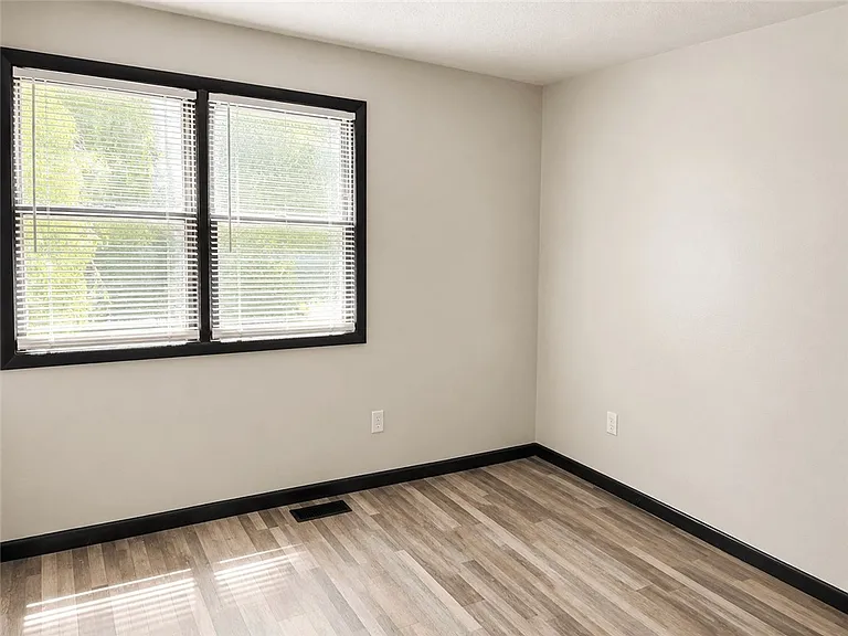 35 Weld St #A — Photo 11