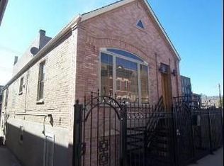 911 W 19th Pl, Chicago, IL 60608