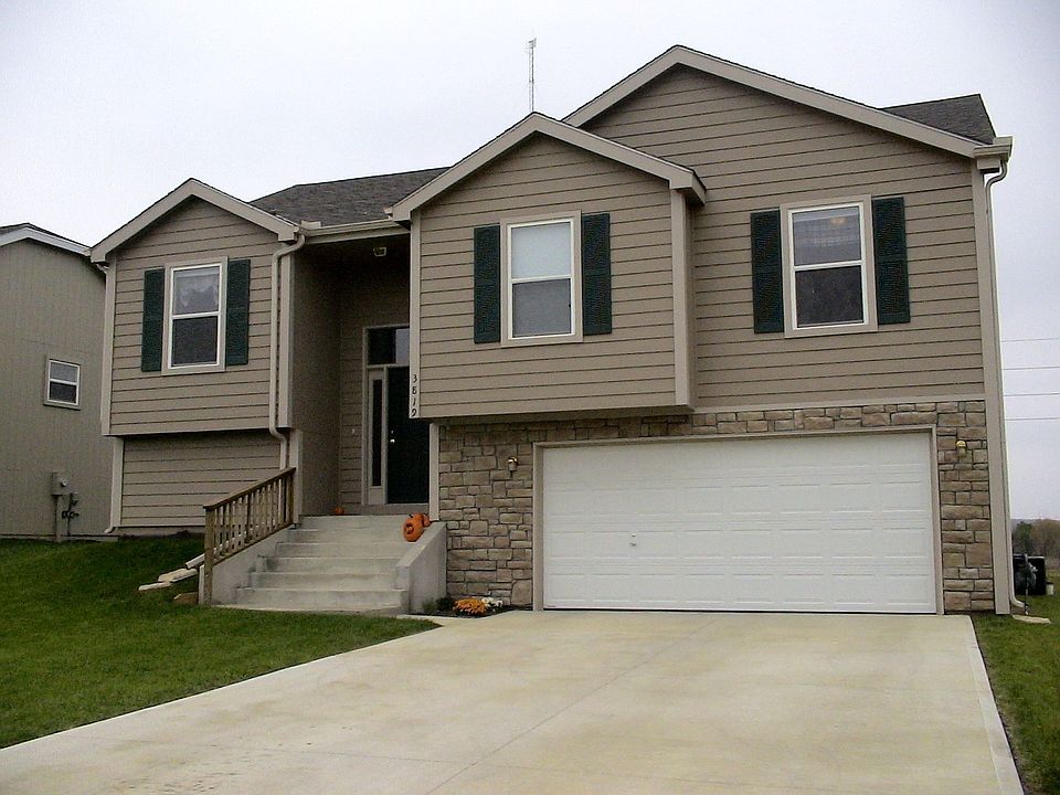 3819 Crossgate Terrace, Lawrence KS