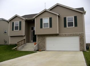 3819 Crossgate Ter, Lawrence, KS 66047
