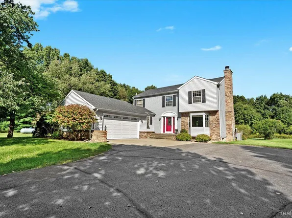 2198 Argentine Rd, Howell, MI 48855