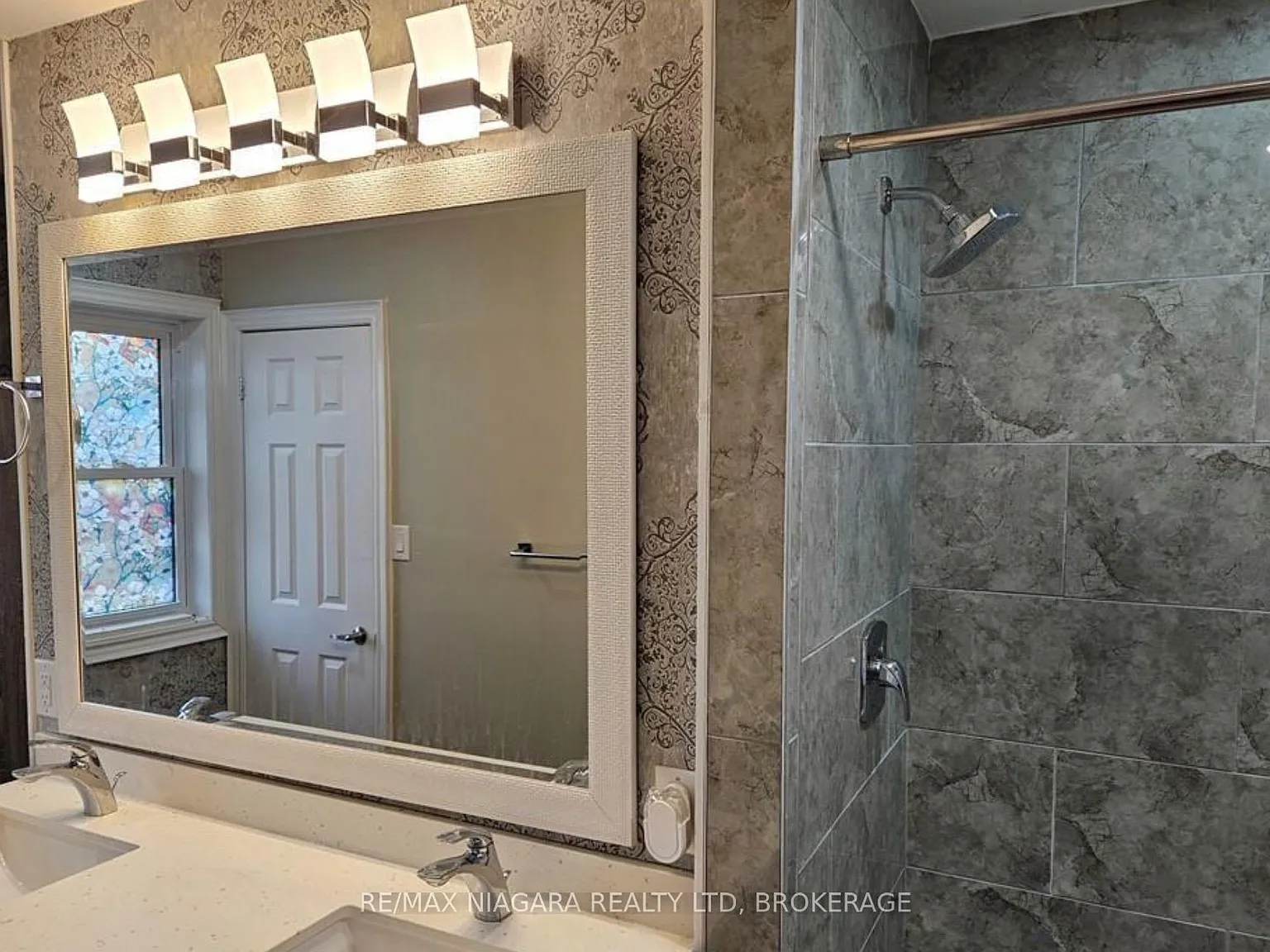 4 bed, $2,500 — Photo 3