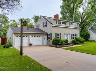 1722 Radisson Rd, Crookston, MN 56716