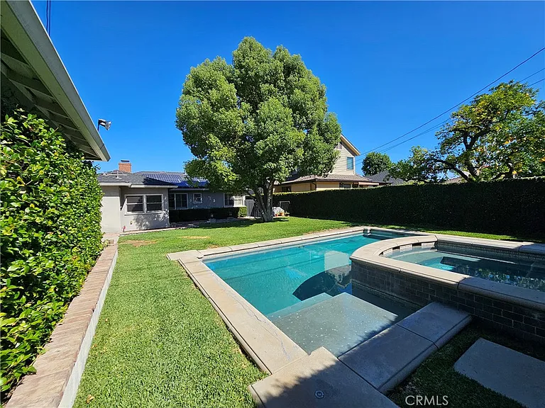 743 Kerns Ave — Photo 1