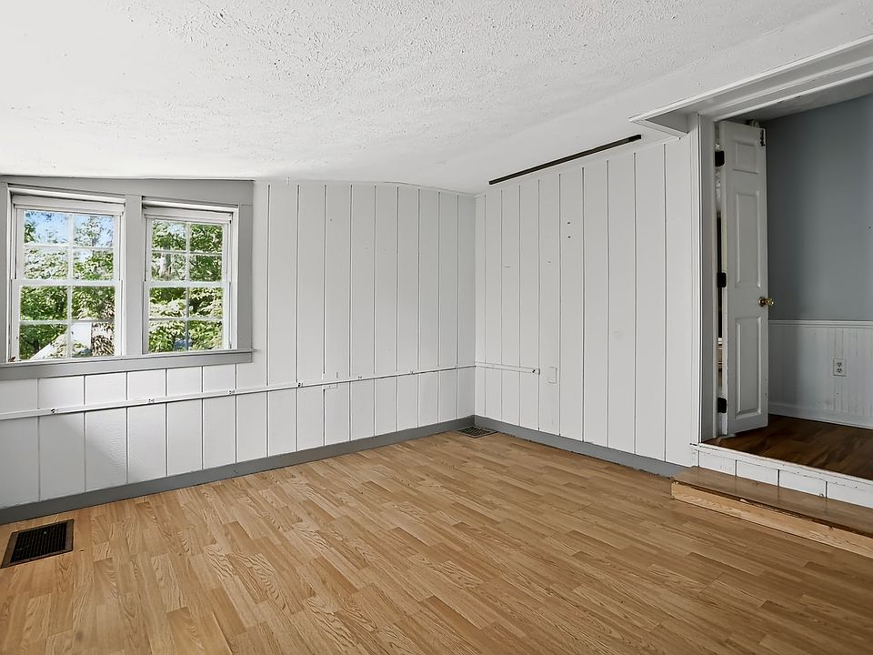 31st image of 514 Whippoorwill Ln