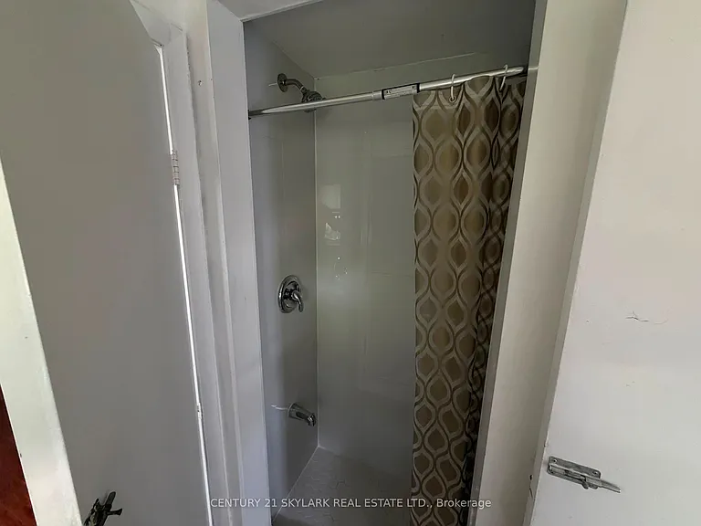 35 Cumberland Dr — Photo 16
