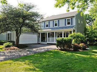 36W878 Hawthorn Dr, St Charles, IL 60174